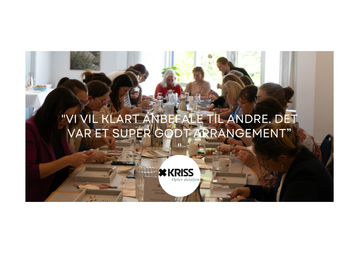 Kollegaer deltager i et kreativt firmaarrangement, hvor de designer og laver deres egne smykker til en workshop arrangeret af Smyk&Hyg ude hos virksomheden.